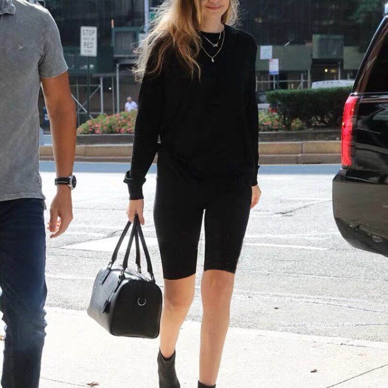 Pantalones cortos sin costuras para mujer, Shorts informales de cintura alta para Fitness, negros, ajustados, a la moda deportiva bajos estrechos para motorista